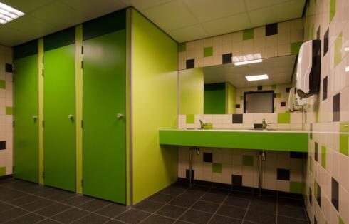 Hermeta Interieurbouw HerboKern Solid Plussanitaire wanden scheidingswanden Kleedcabines kleedhokje toiletwanden Herbotop wastabelblad