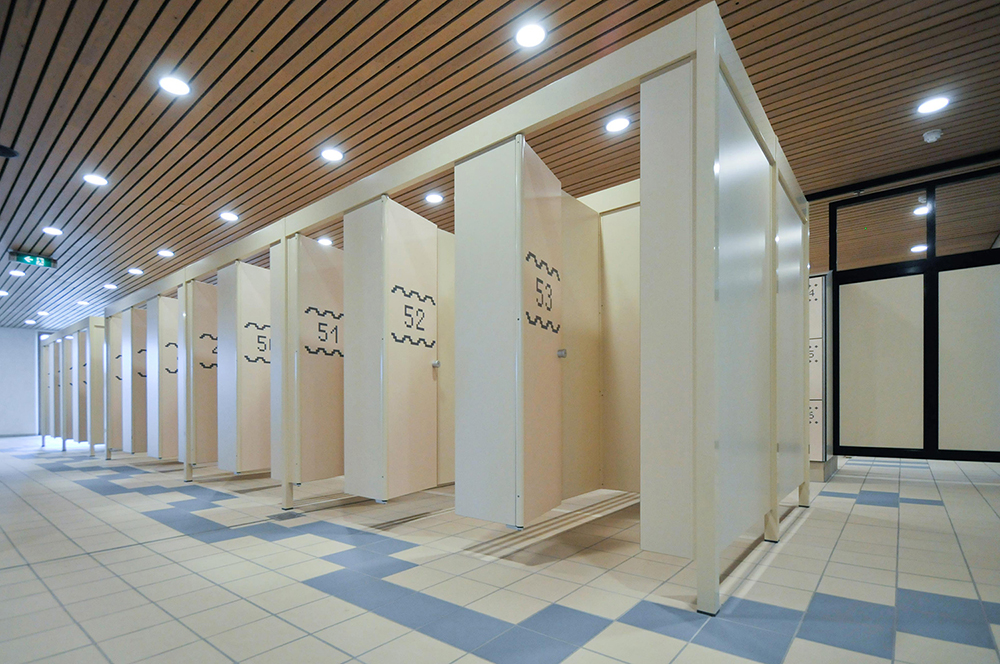 Hermeta Interieurbouw HerboKern Solid sanitaire wanden scheidingswanden Kleedcabines_Noorderparkbad