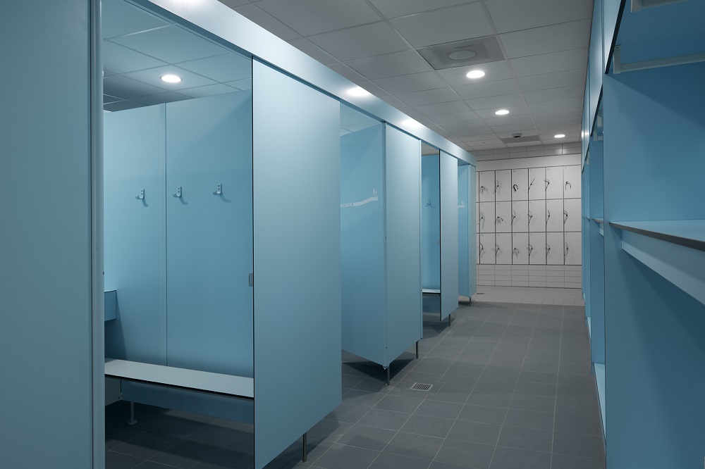 Hermeta Interieurbouw lockers sanitaire scheidingwanden zwembad