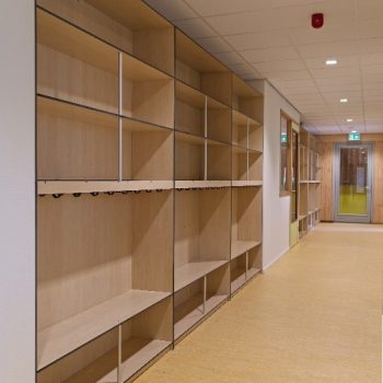 Hermeta circulair schoolinterieur met hergebruikte materialen